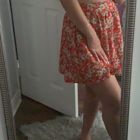 Red floral skater skirt - Picture 4 of 4